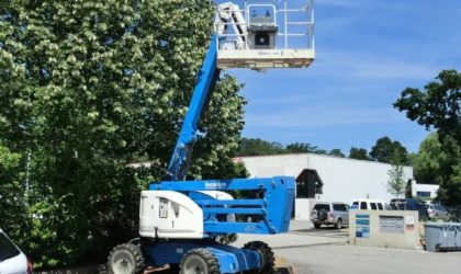 Nacelle articulée automotrice