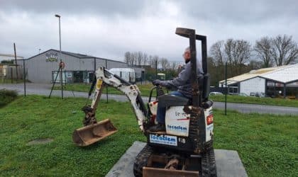 Mini-pelle Bobcat E10z