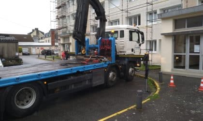 Livraison d'un bungalow de chantier
